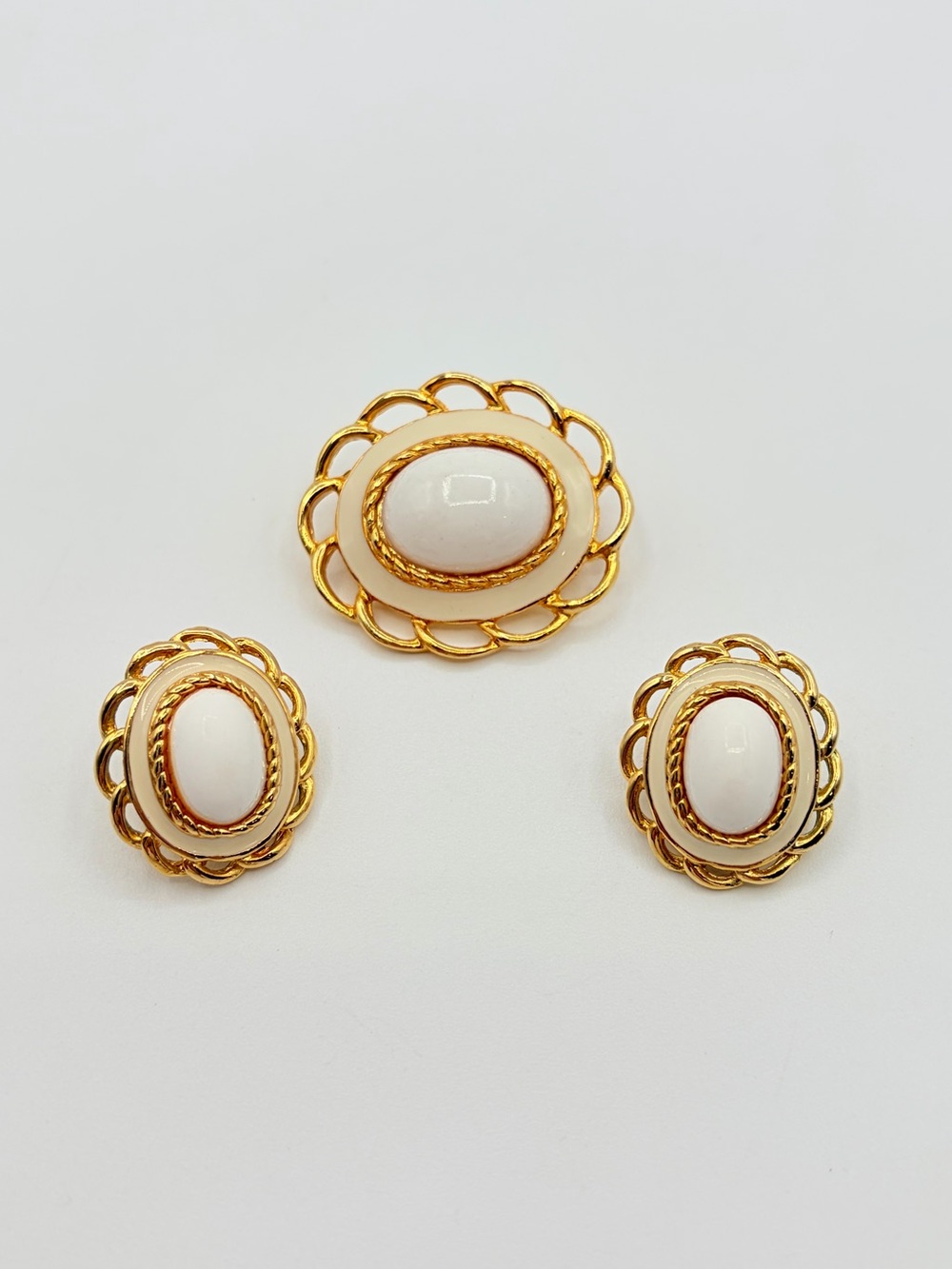 Vintage Gold Tone & Ivory Enamel Brooch and Clip-On Earrings Set